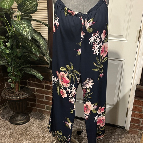 Floral Navy Wide-Leg Pants w/ side splits - Picture 2 of 5